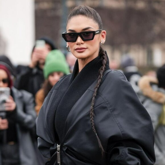 Off-White MANCHESTER Sunglasses – Black Square Frame | Model OERI129 1007 - Picture 10 of 11